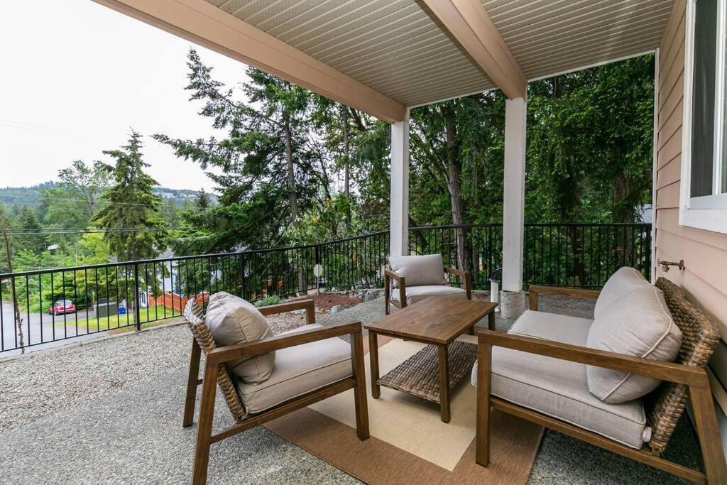 Cozy Renovated Oasis W Private Terrace & Parking Villa วิกตอเรีย ภายนอก รูปภาพ